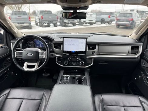 Used 2024 Ford Expedition Max XLT image 2