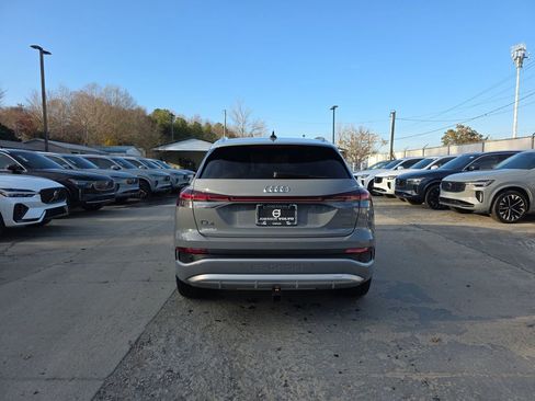 Used 2023 Audi Q4 e-tron Premium Plus image 17
