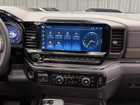 Used 2025 Chevrolet Silverado 1500 ZR2 w/ Technology Package image 27