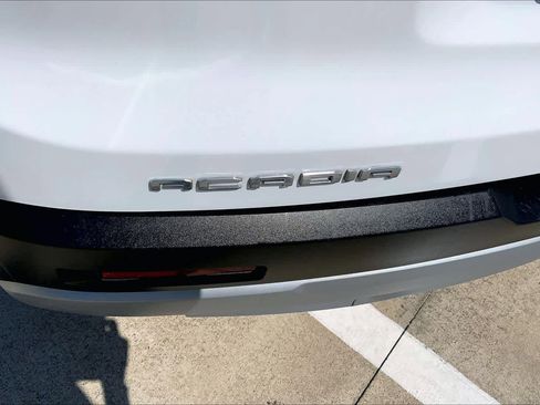 Certified 2023 GMC Acadia SLT AWD/4WD image 19