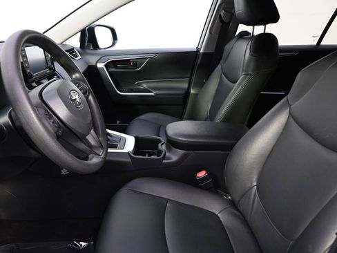 Used 2022 Toyota RAV4 LE image 13