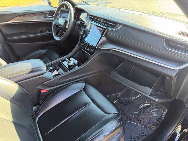 Used 2024 Jeep Grand Cherokee Limited AWD/4WD image 40