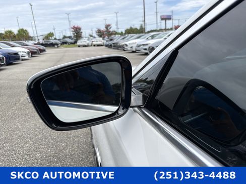 Used 2020 BMW 530i w/ Premium Package RWD image 10