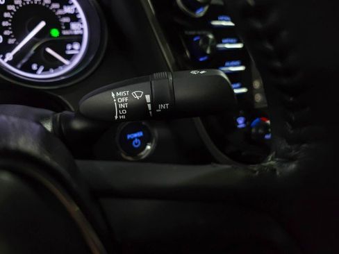 Used 2019 Toyota Camry XLE image 22