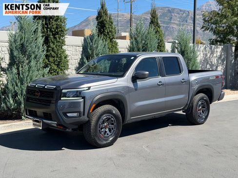 Used 2026 Nissan Frontier PRO-4X AWD/4WD image 3