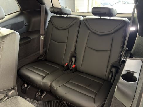 Certified 2024 Cadillac XT6 Luxury AWD/4WD image 8