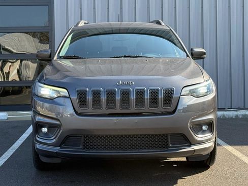 Used 2019 Jeep Cherokee High Altitude image 2