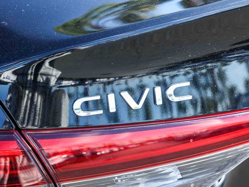 Used 2024 Honda Civic Sport image 9