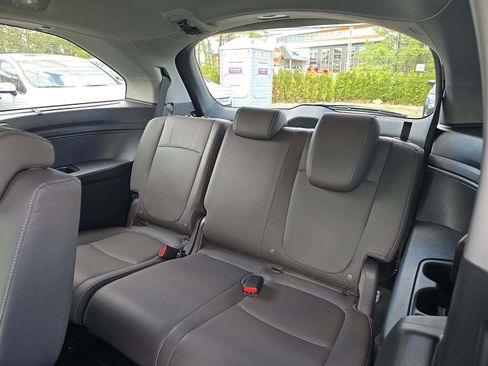 Certified 2024 Honda Odyssey Touring image 11