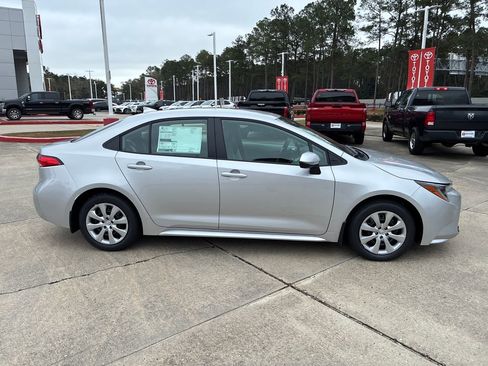 New 2026 Toyota Corolla LE image 8