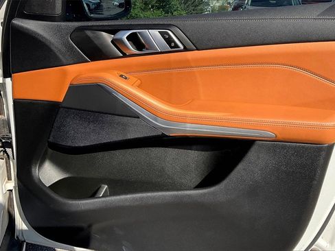 Used 2022 BMW X5 xDrive40i w/ Premium Package image 24