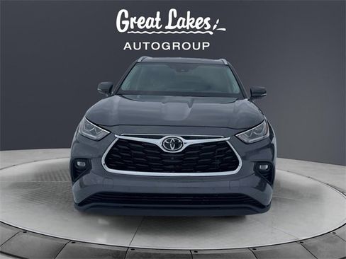 Used 2024 Toyota Highlander Limited image 8