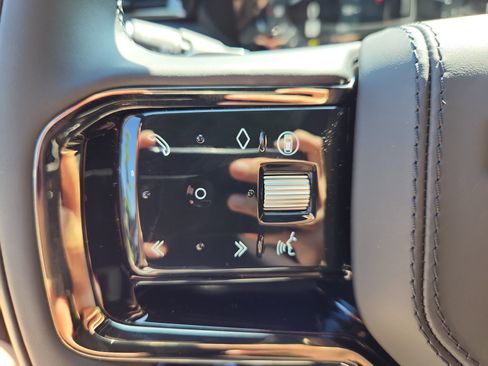 New 2026 Land Rover Range Rover Velar S image 19