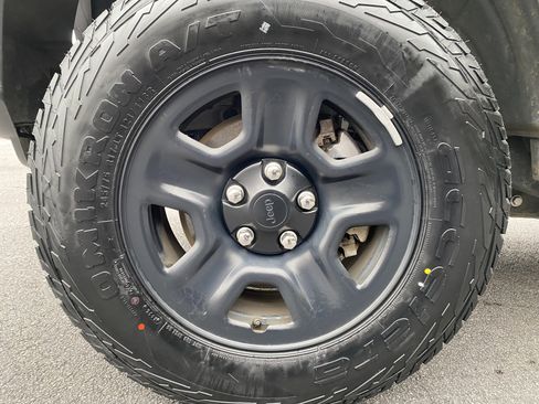 Used 2022 Jeep Gladiator Sport image 42