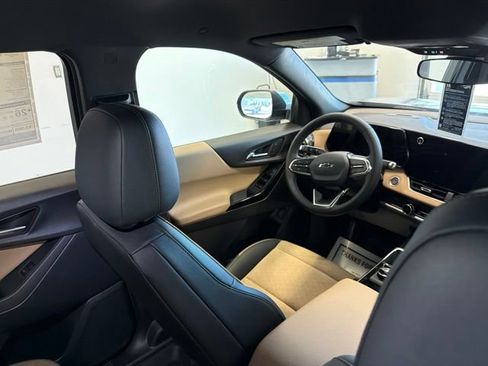 New 2026 Chevrolet Equinox ACTIV AWD/4WD image 30