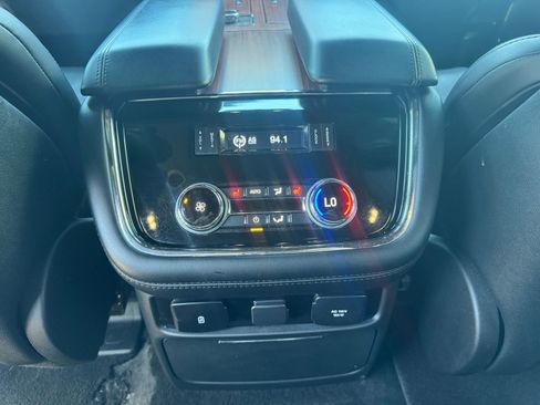 Used 2020 Lincoln Navigator 2WD image 21