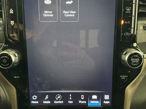 Used 2024 RAM 3500 Laramie image 32