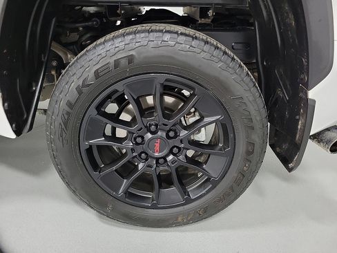 Used 2025 Toyota Tundra SR5 AWD/4WD image 20