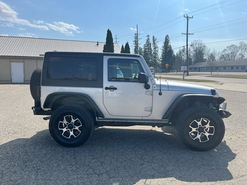 Used 2012 Jeep Wrangler Sport image 6