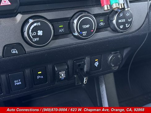 Used 2019 Toyota Tacoma TRD Sport w/ Technology Package RWD image 17