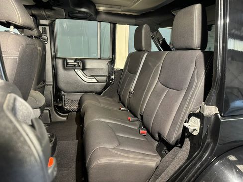 Used 2013 Jeep Wrangler Unlimited Sahara w/ Connectivity Group AWD/4WD image 23