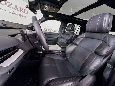 New 2025 Lincoln Navigator Reserve w/ Jet Appearance Package AWD/4WD image 22