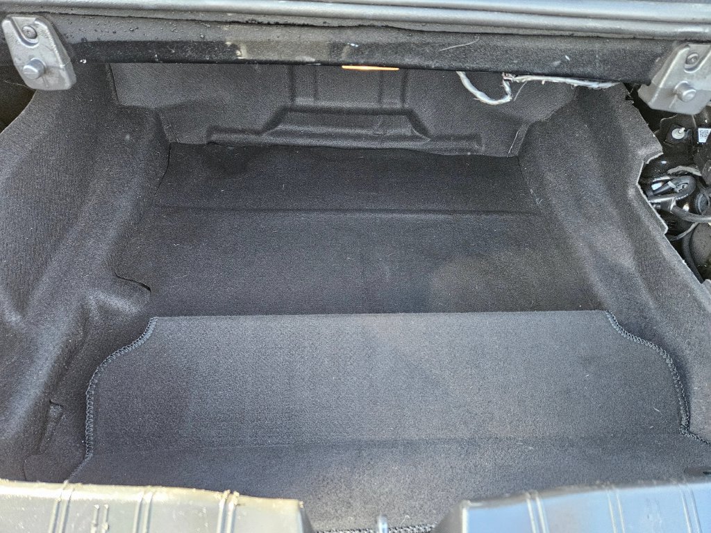 Used 2024 Chevrolet Camaro LT RWD image 11