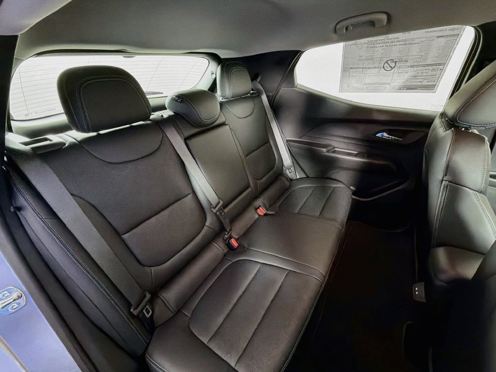New 2027 Chevrolet Bolt LT w/ Super Cruise Package FWD image 26