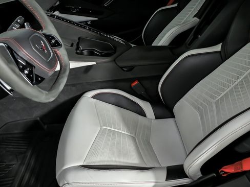 Used 2023 Chevrolet Corvette Stingray Premium Cpe w/ Z51 Performance Package RWD image 24