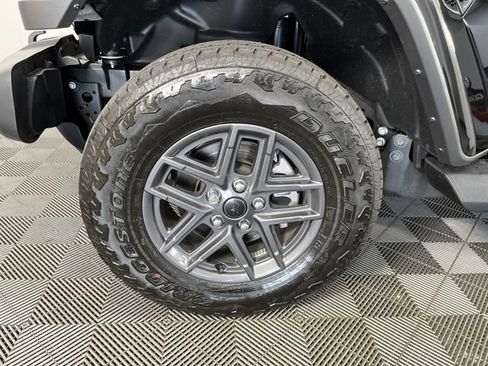 Used 2026 Jeep Gladiator Sport AWD/4WD image 10