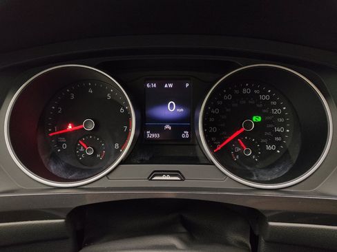 Used 2021 Volkswagen Tiguan SEL FWD image 23