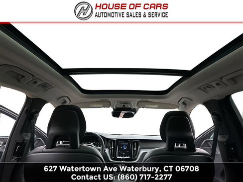 Used 2018 Volvo XC60 T5 Momentum w/ Vision Package image 24