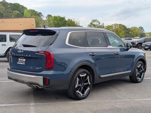Used 2024 Kia Telluride S w/ S Sunroof Package image 9