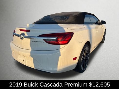 Used 2019 Buick Cascada Premium image 3