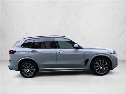 Used 2026 BMW X5 xDrive40i w/ M Sport Package AWD/4WD image 5