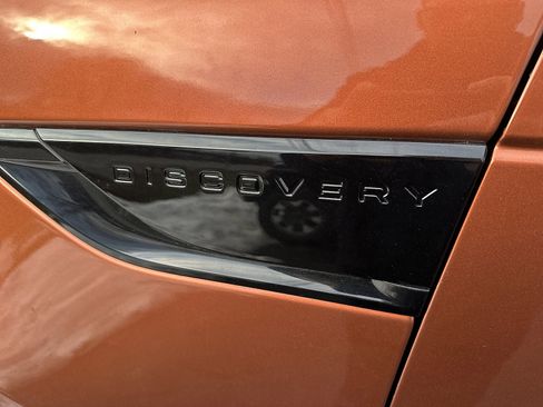 Used 2020 Land Rover Discovery HSE image 8