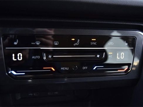 Certified 2023 Volkswagen Tiguan SE image 14