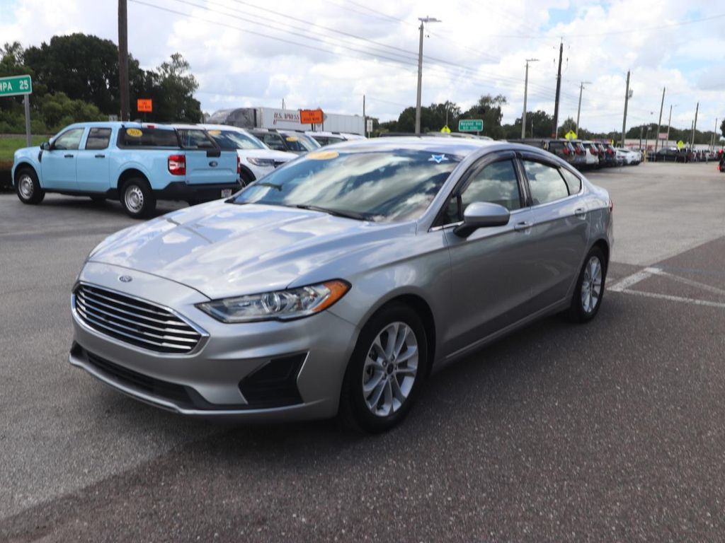 Used 2020 Ford Fusion SE FWD image 3