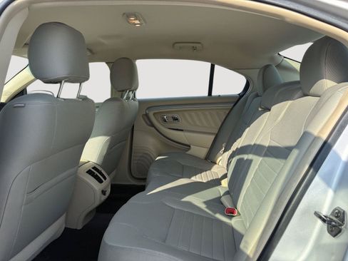 Used 2018 Ford Taurus SE FWD image 11