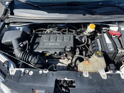 Used 2018 Chevrolet Sonic LT image 11