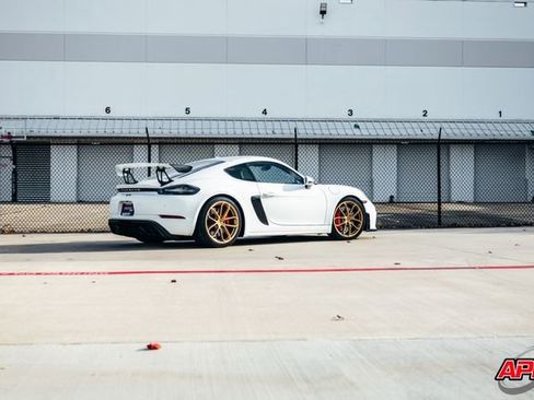 Used 2020 Porsche 718 Cayman GT4 image 19