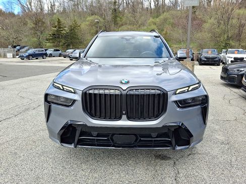 Used 2023 BMW X7 xDrive40i w/ M Sport Package AWD/4WD image 2