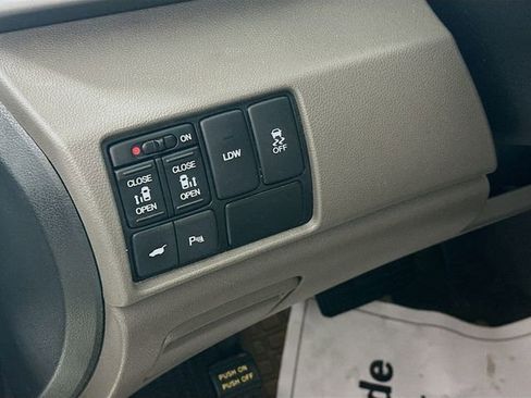 Used 2014 Honda Odyssey Touring image 11