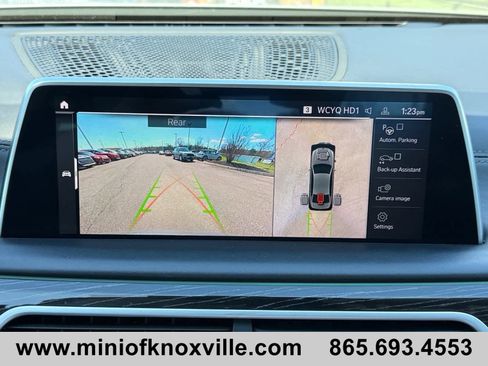 Used 2022 BMW 740i w/ Premium Package image 28