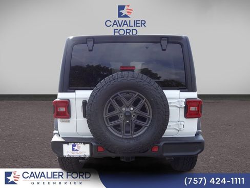 Used 2024 Jeep Wrangler Unlimited Sport AWD/4WD image 3