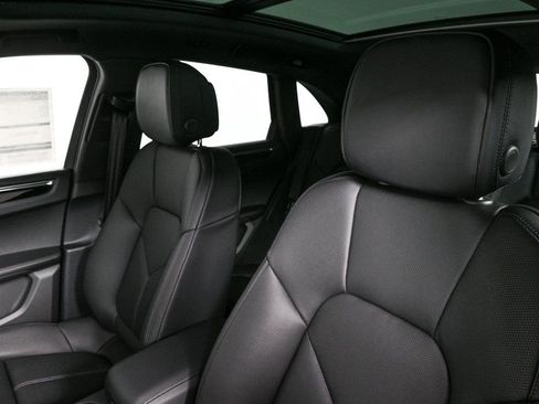 Certified 2026 Porsche Macan image 5