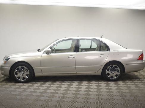 Used 2003 Lexus LS 430 RWD image 10