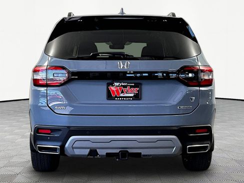 Used 2025 Honda Pilot Touring image 5
