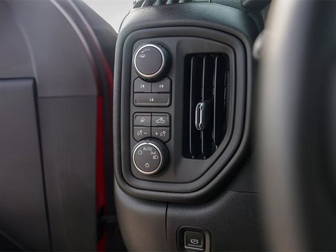 Certified 2024 Chevrolet Silverado 2500 Custom w/ Custom Value Package image 17