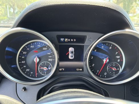 Used 2017 Mercedes-Benz SLC 300 image 21